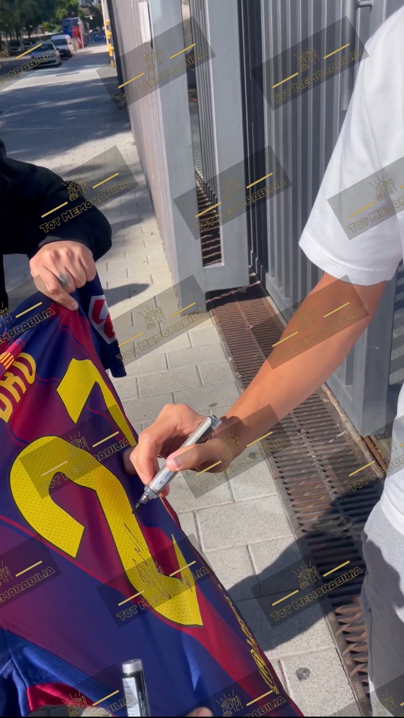 Dro Fernandez Fc Barcelona - Signed Shirt/Jersey - With Proof