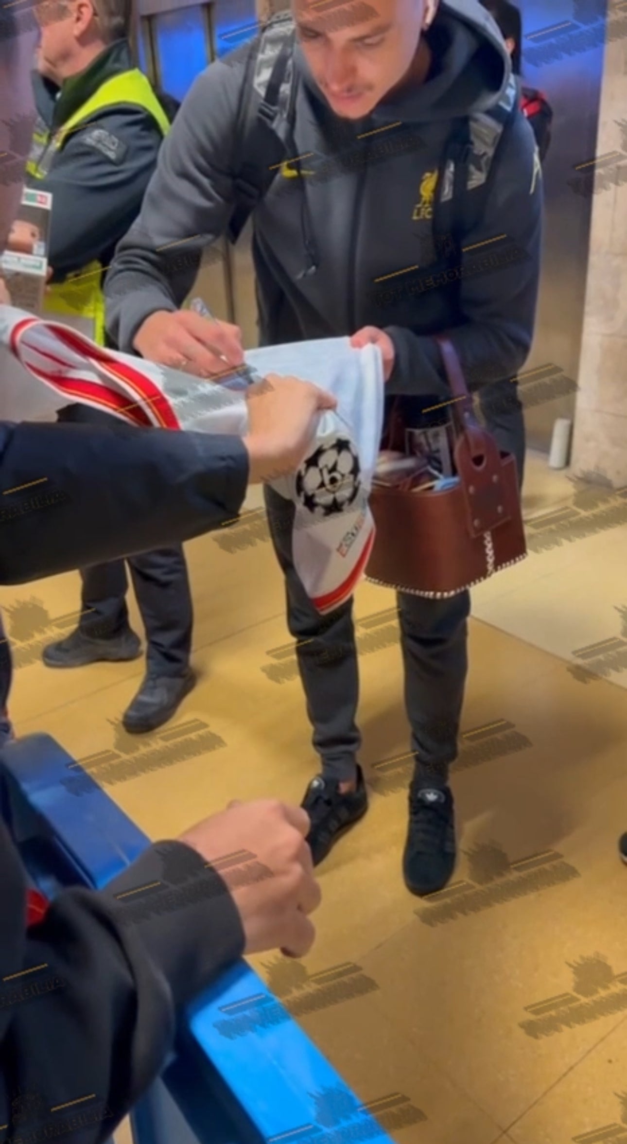 Van Dijk Luis Diaz Gakpo Nunez Liverpool - Signed Jersey/Shirt - Proof