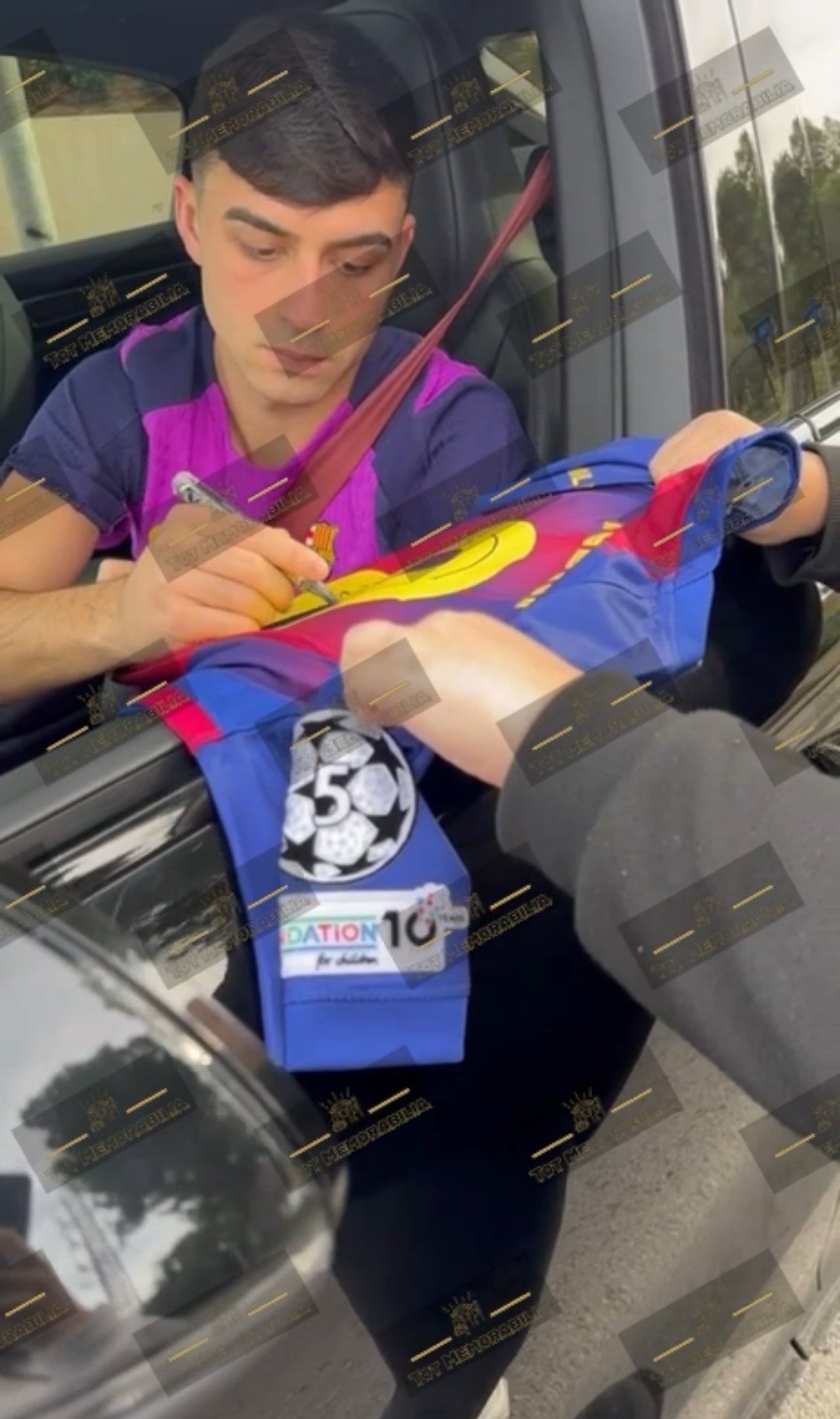 Pedri Fc Barcelona - Signed Shirt/Jersey - With Proof