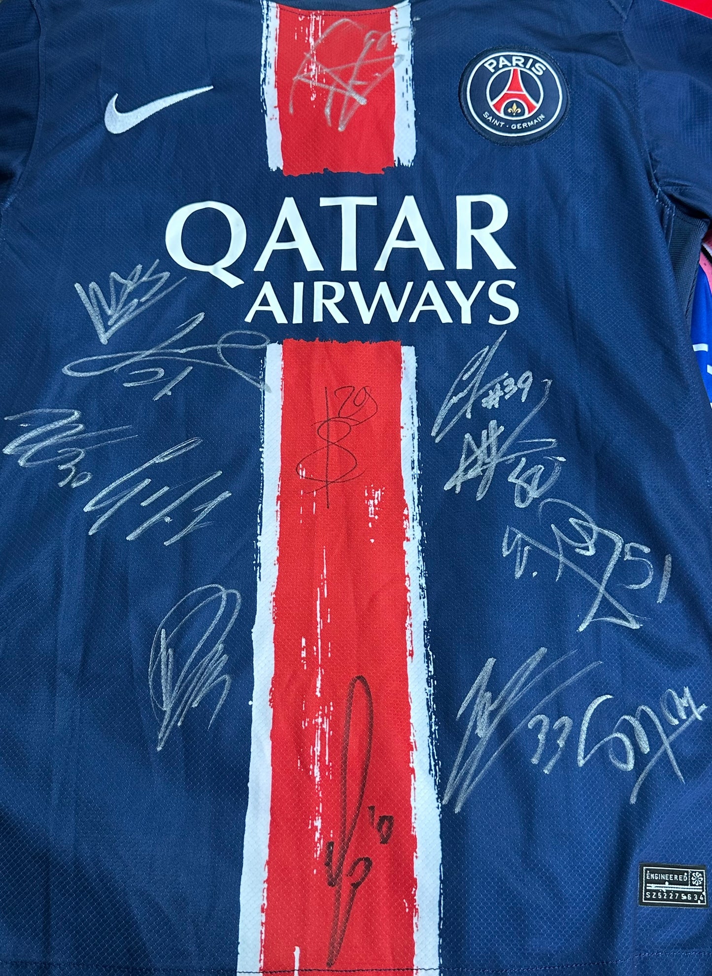 Squad Signed PSG UCL WINNERS - Signed Jersey/Shirt - With Proof