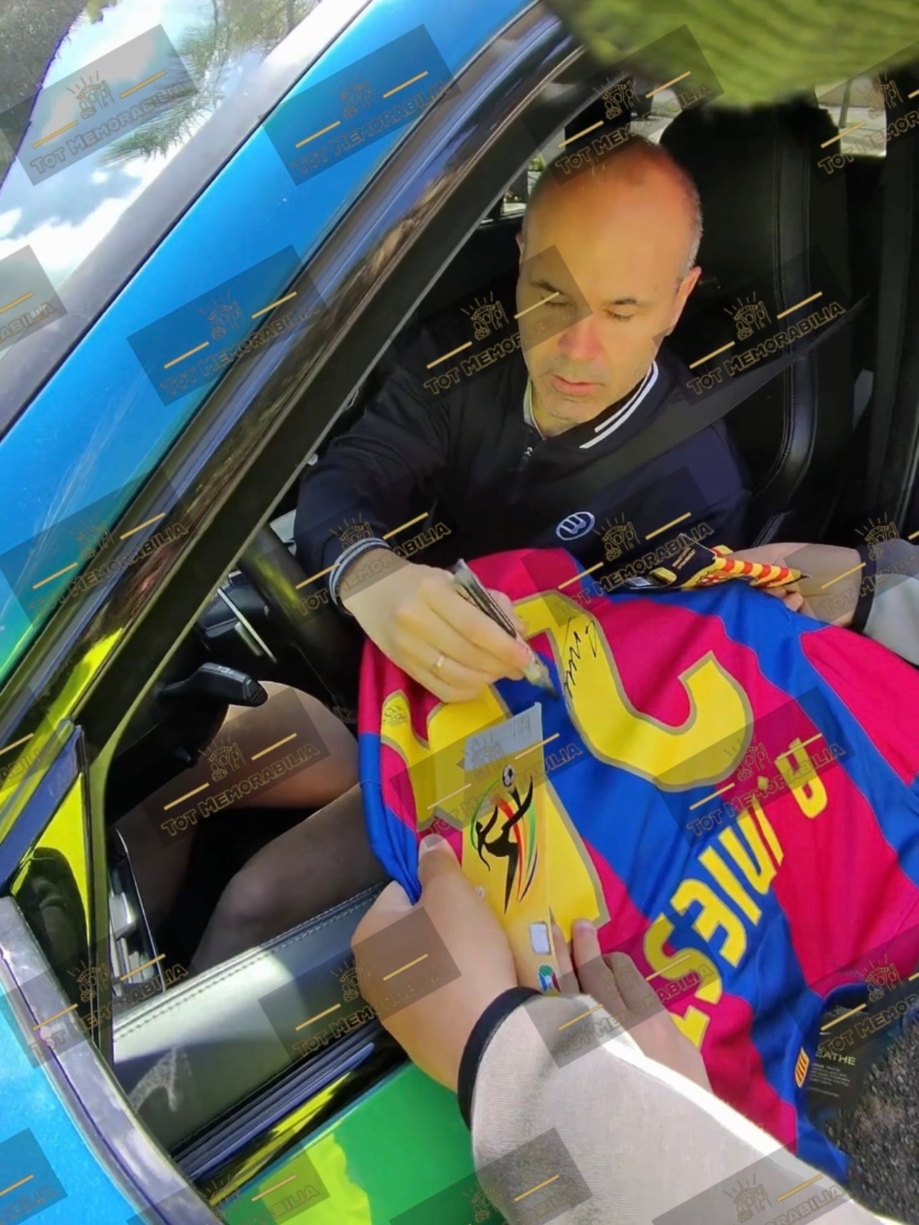 Andres Iniesta Fc Barcelona - Signed Shirt/Jersey - With Proof