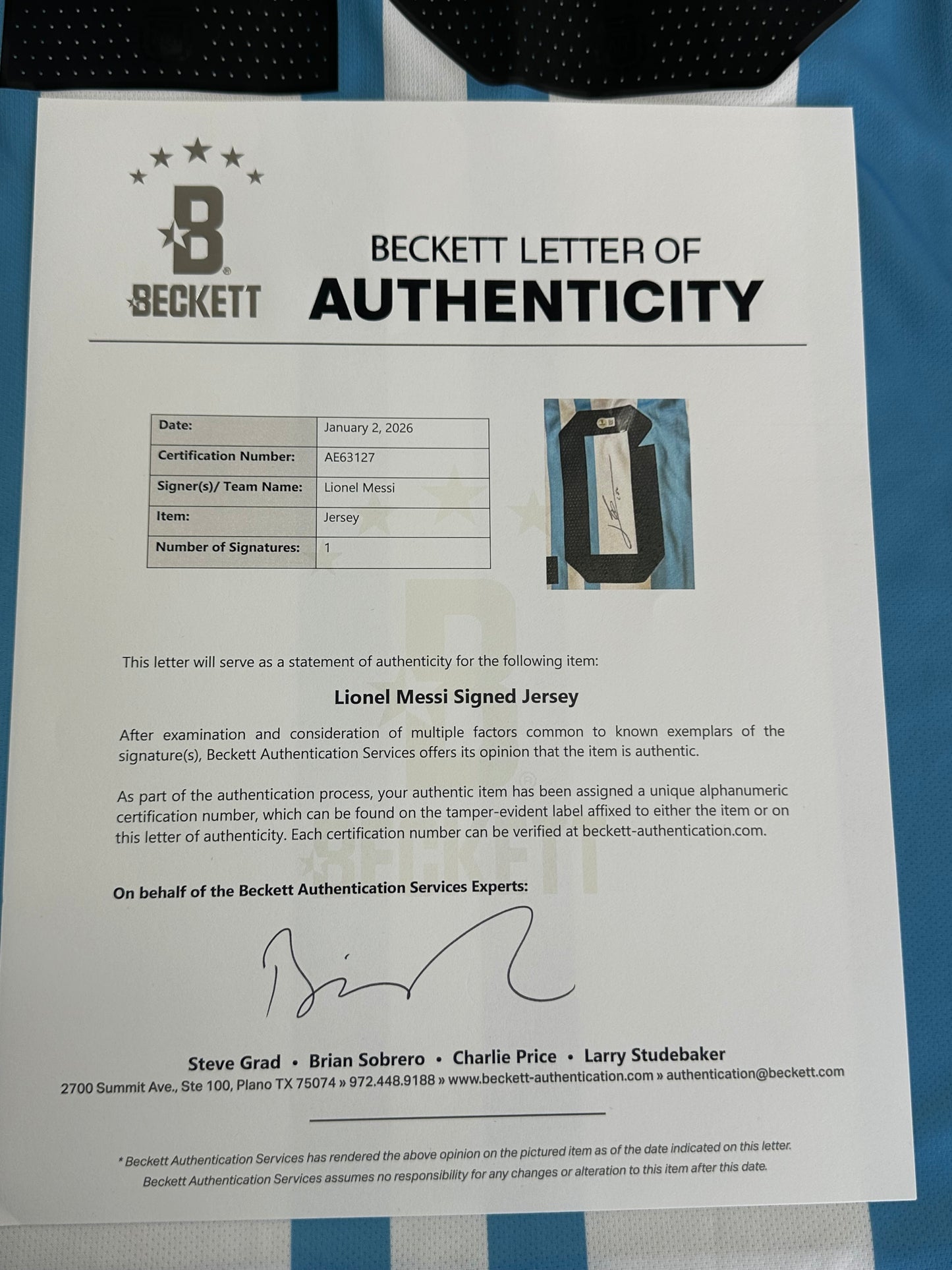 Lionel Messi Argentina - Signed & Framed Shirt/Jersey - With Beckett LOA