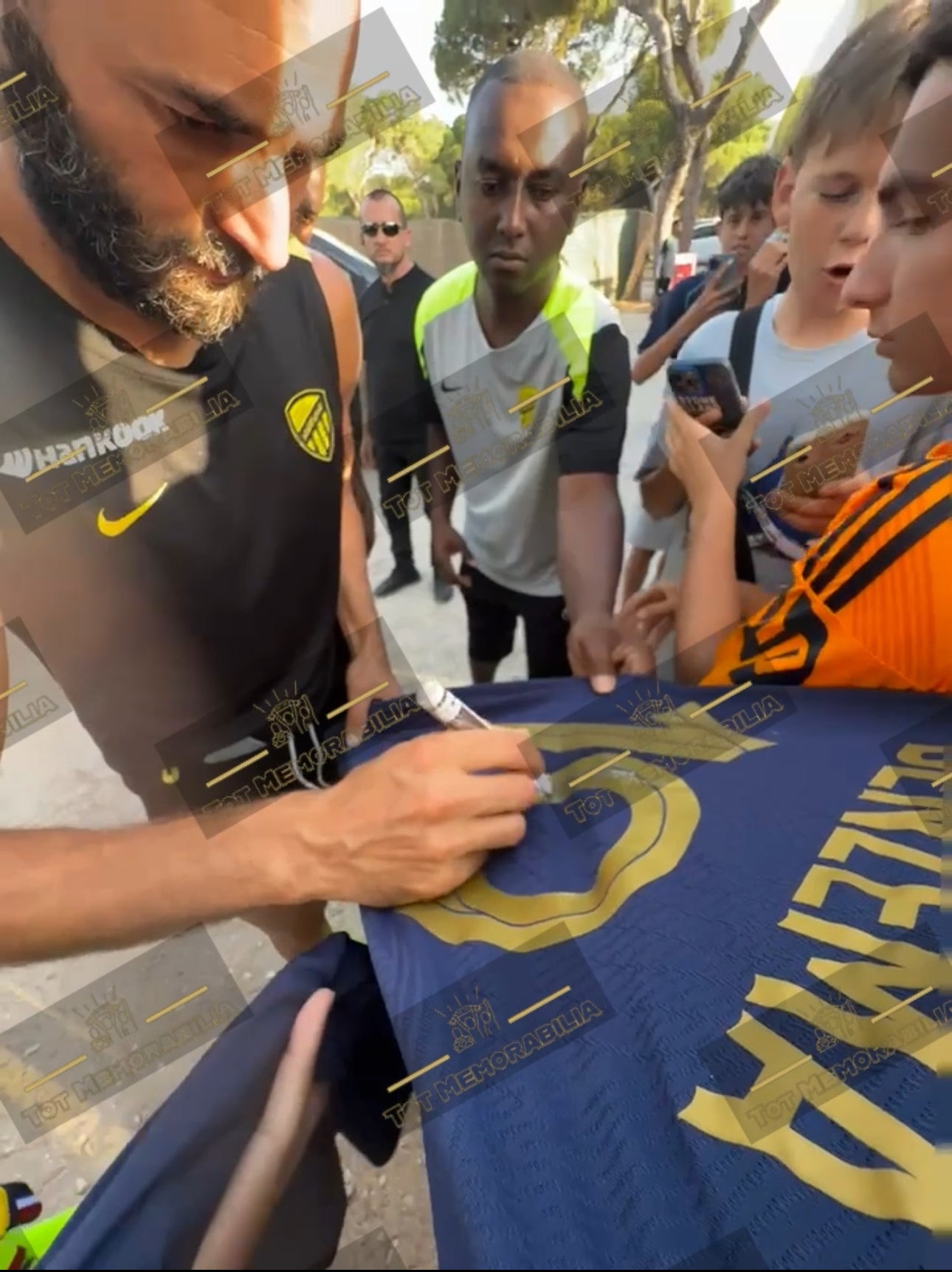 Karim Benzema France - Signed Shirt/Jersey - Proof