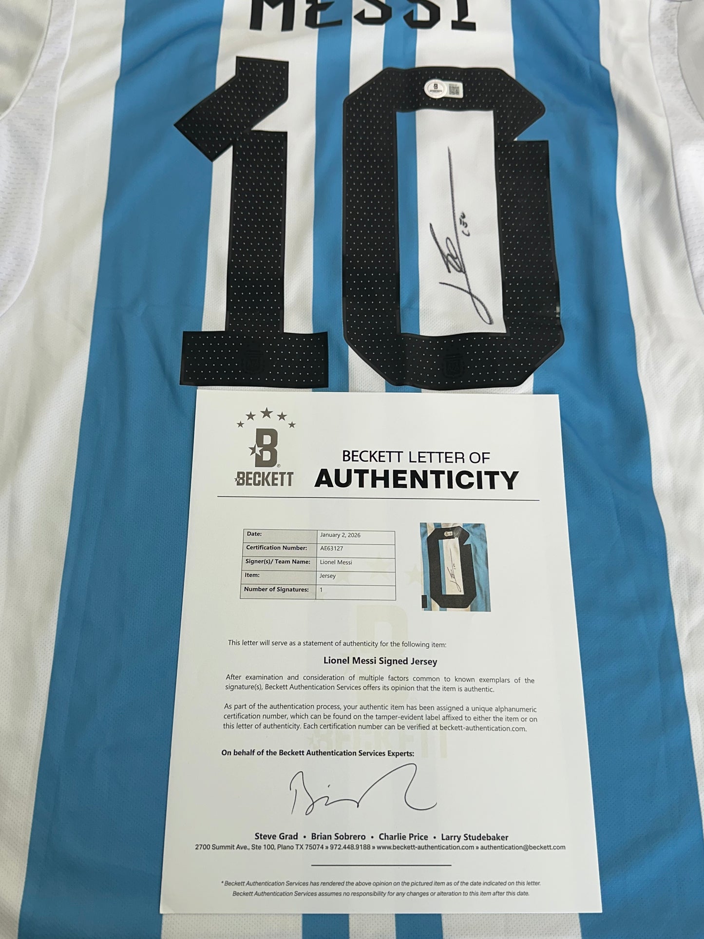 Lionel Messi Argentina - Signed & Framed Shirt/Jersey - With Beckett LOA