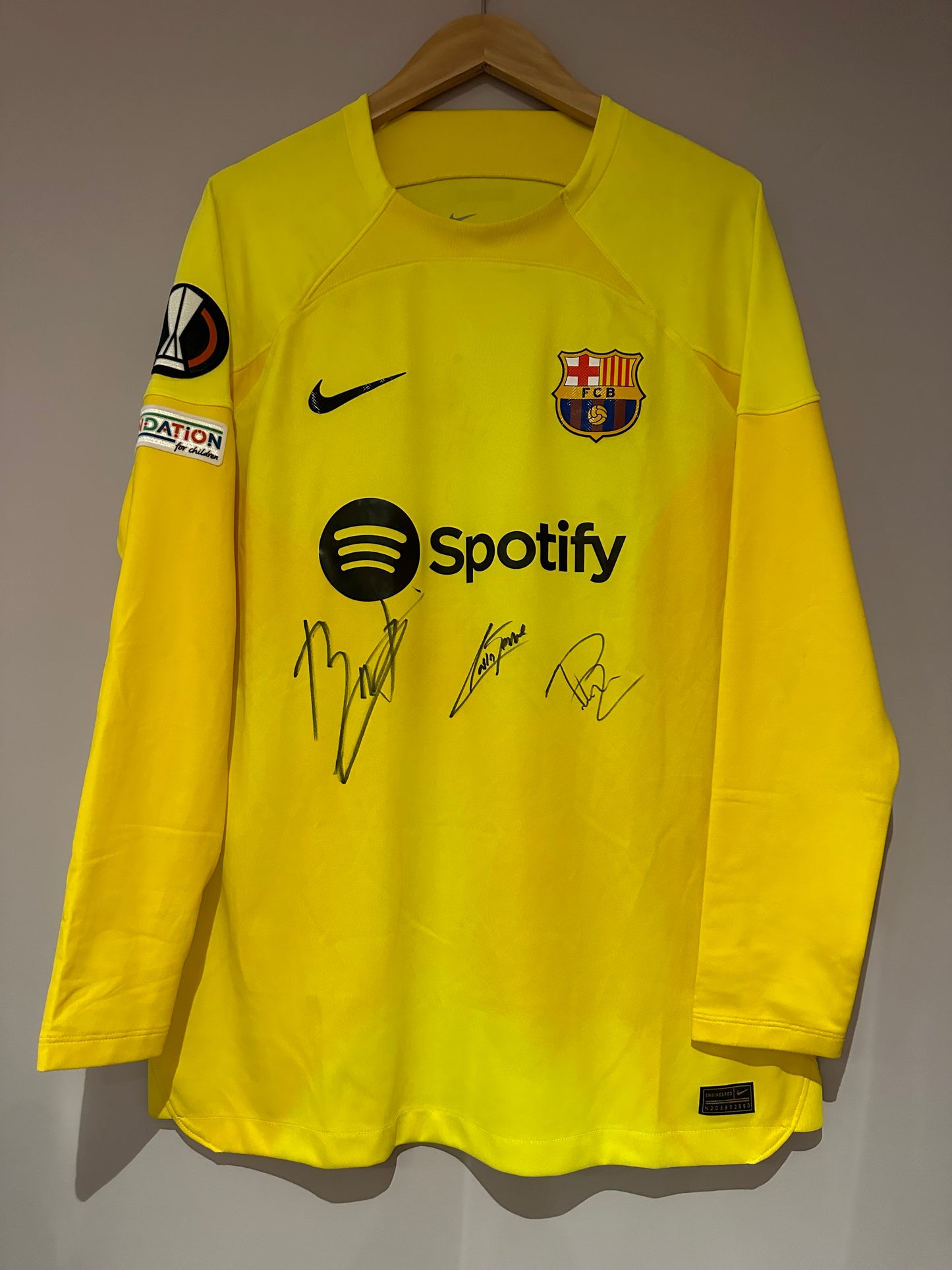 Fc Barcelona match issued shirt of Iñaki Peña vs Manchester United