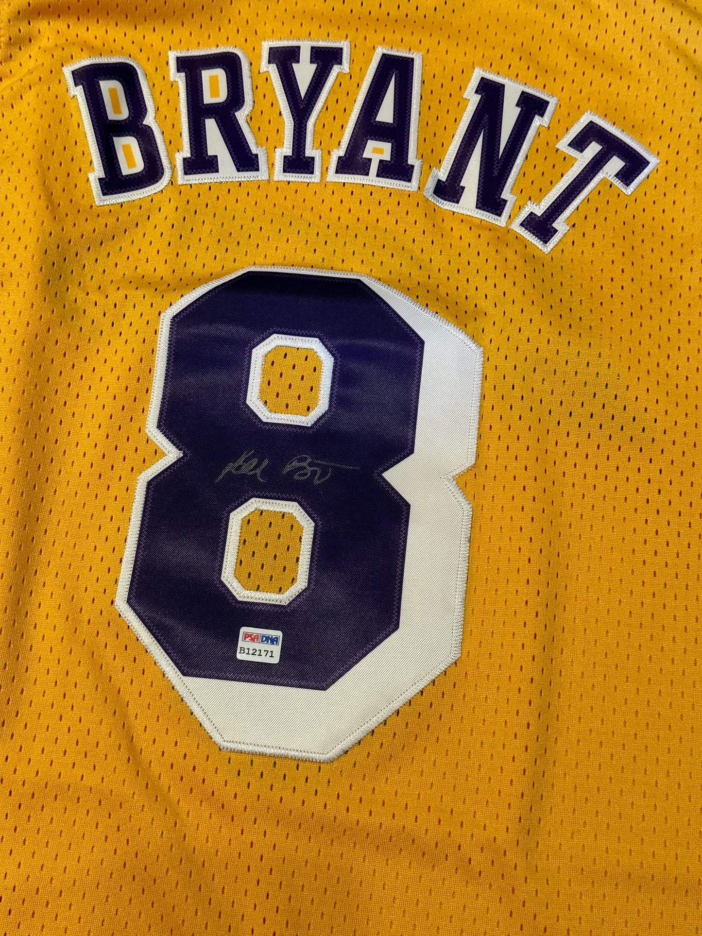 Kobe Bryant Lakers - Signed Jersey - COA PSA/DNA