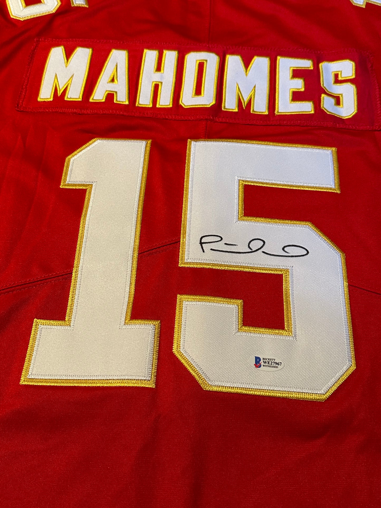 Patrick Mahomes Kansas City Chiefs - Signed Jersey - Beckett COA