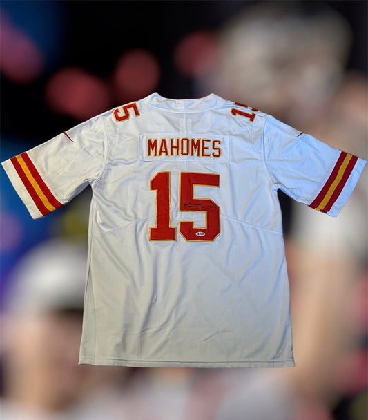 Patrick Mahomes Kansas City Chiefs - Signed Jersey - Beckett COA