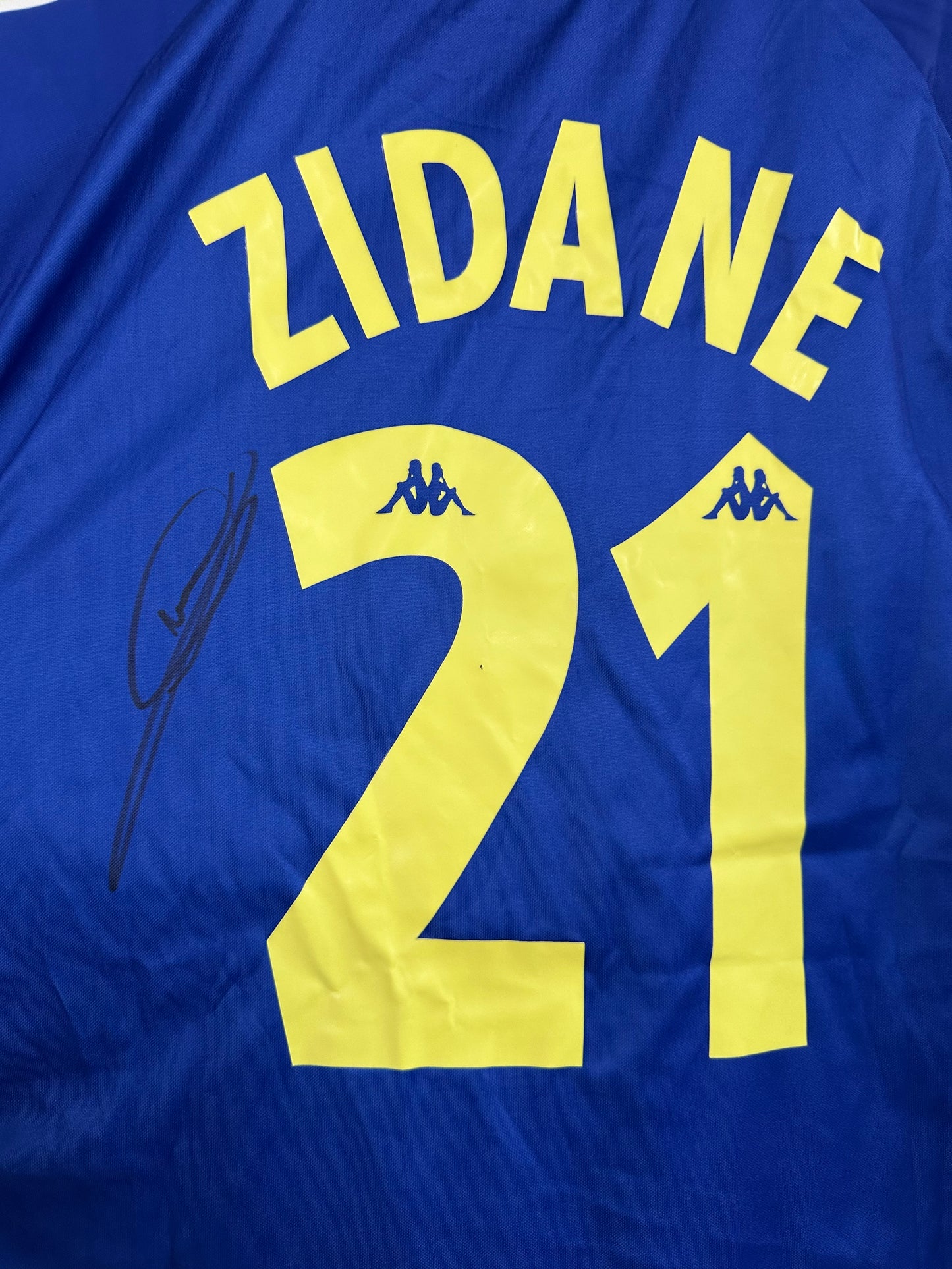 Zinedine Zidane Juventus - Signed Shirt/Jersey - With Proof
