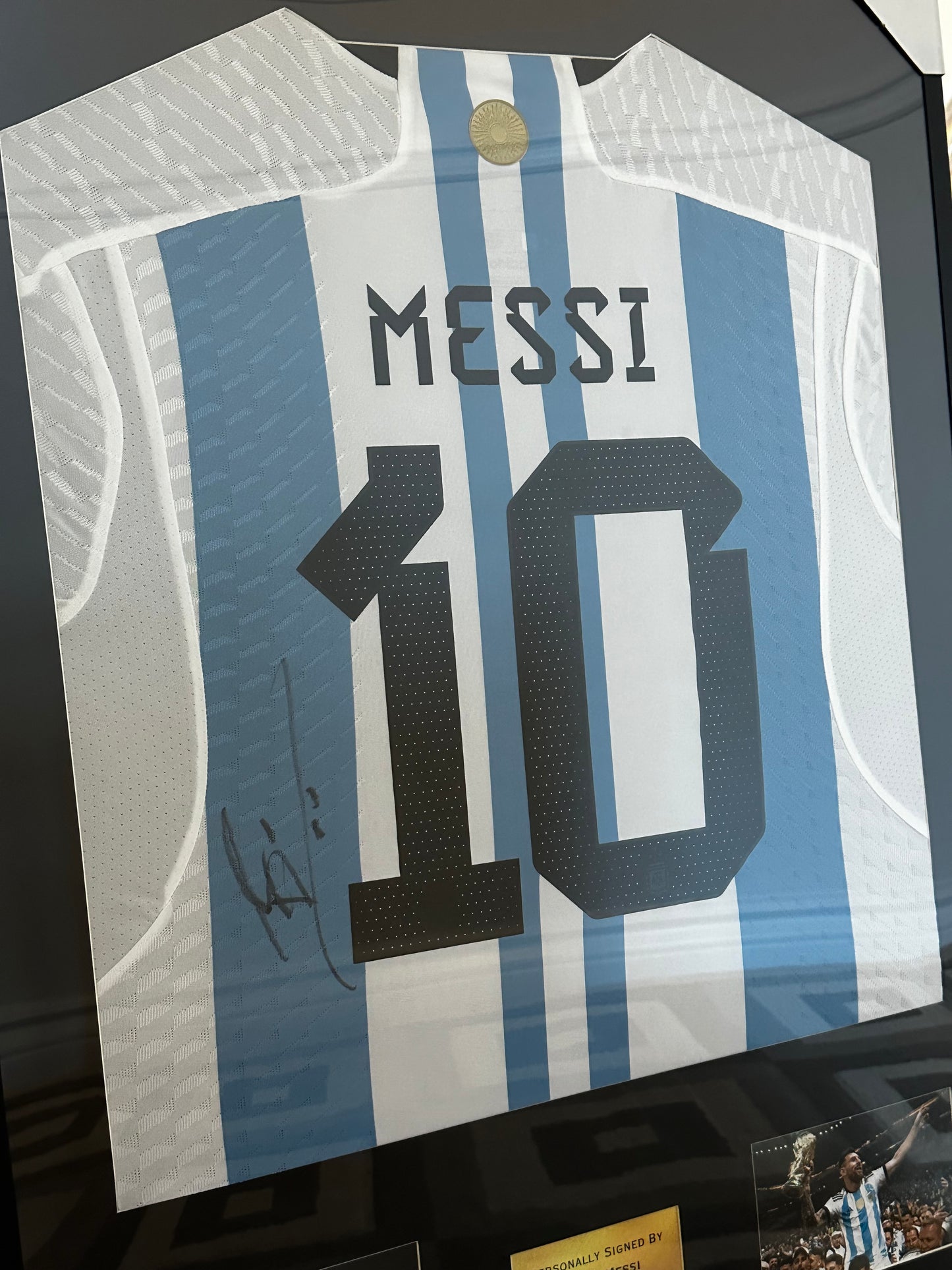 Lionel Messi Argentina - Signed & Framed Shirt/Jersey - VIDEO PROOF