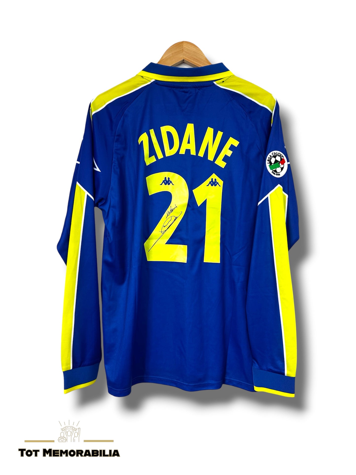 Zinedine Zidane Juventus - Signed Shirt/Jersey - With Proof
