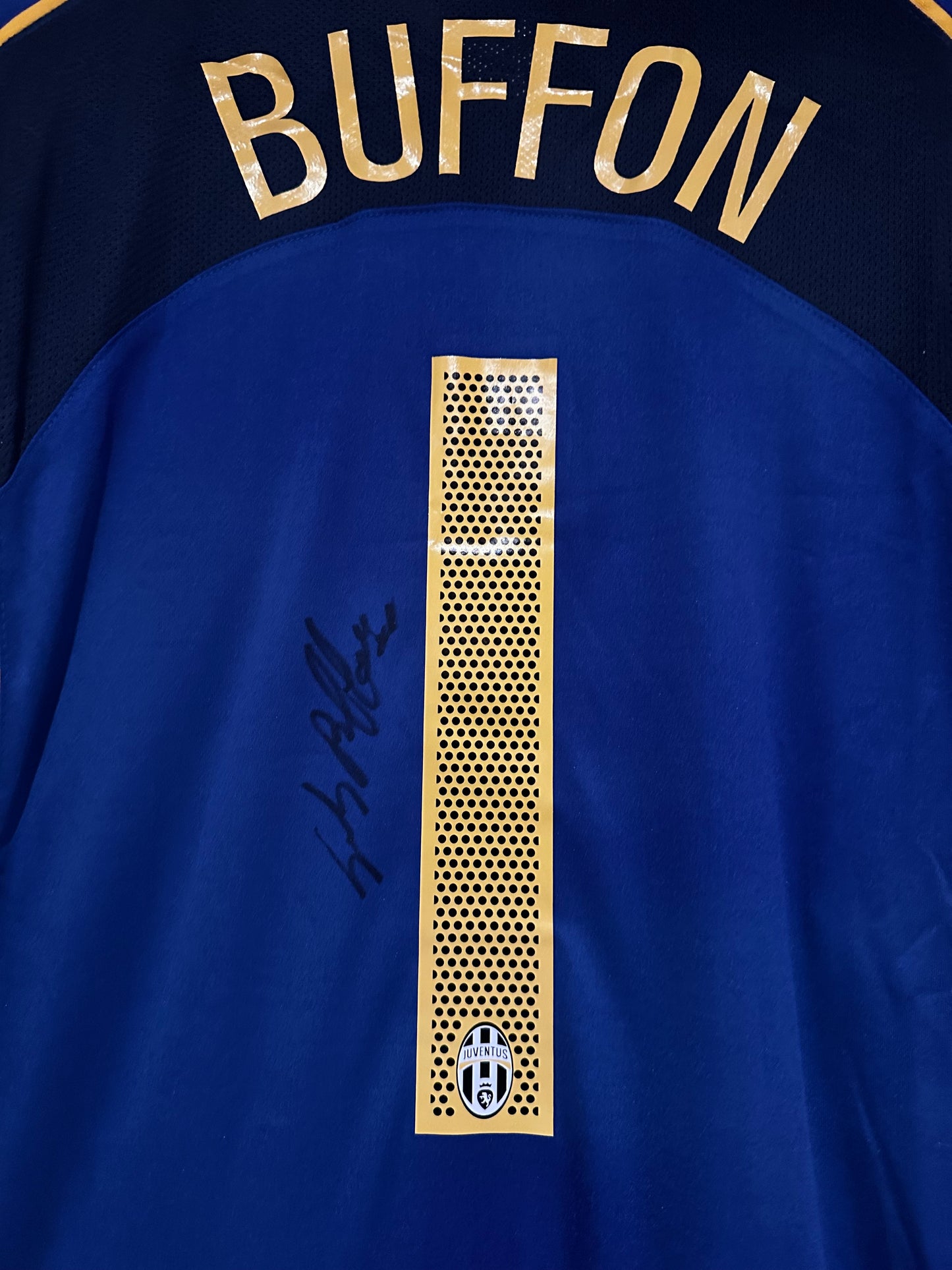 Gianluigi Buffon Juventus - Signed Shirt/Jersey - Video Proof