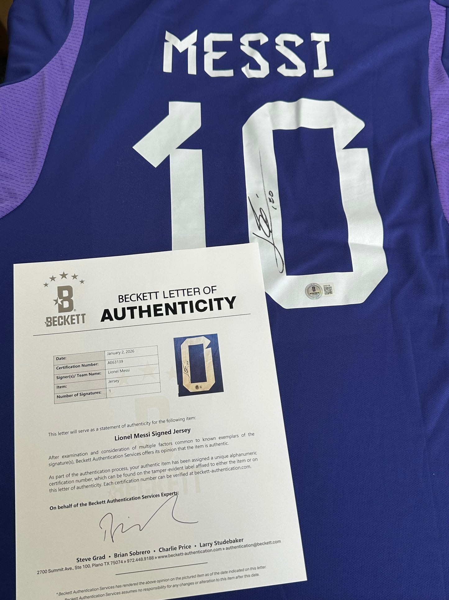 Lionel Messi Argentina - Signed & Framed Shirt/Jersey - With Beckett LOA