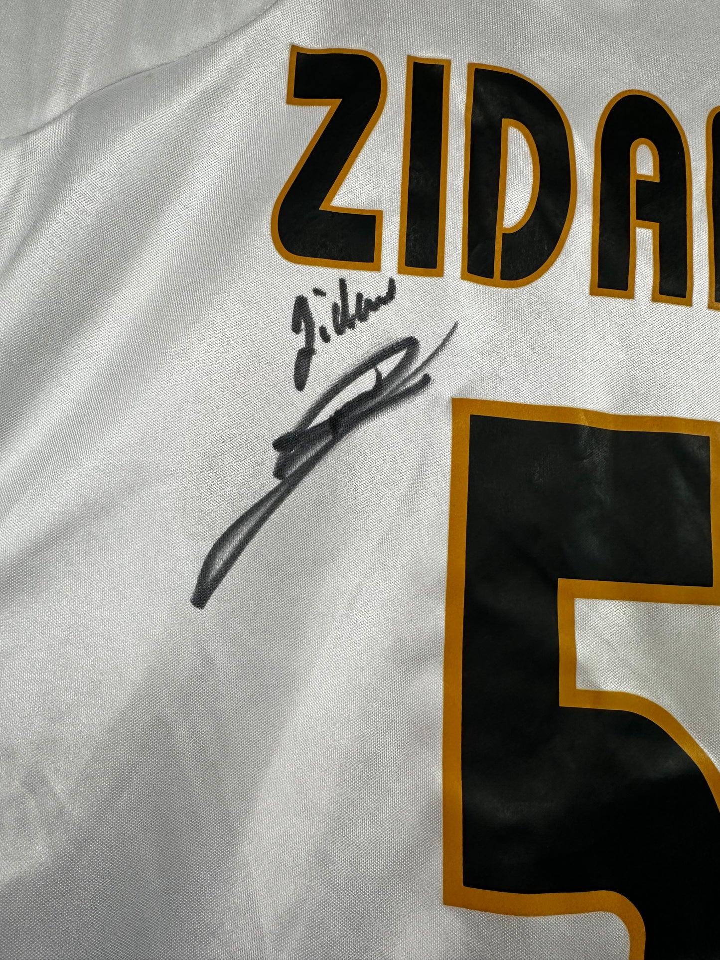 Zinedine Zidane Real Madrid - Signed Shirt/Jersey - With Proof