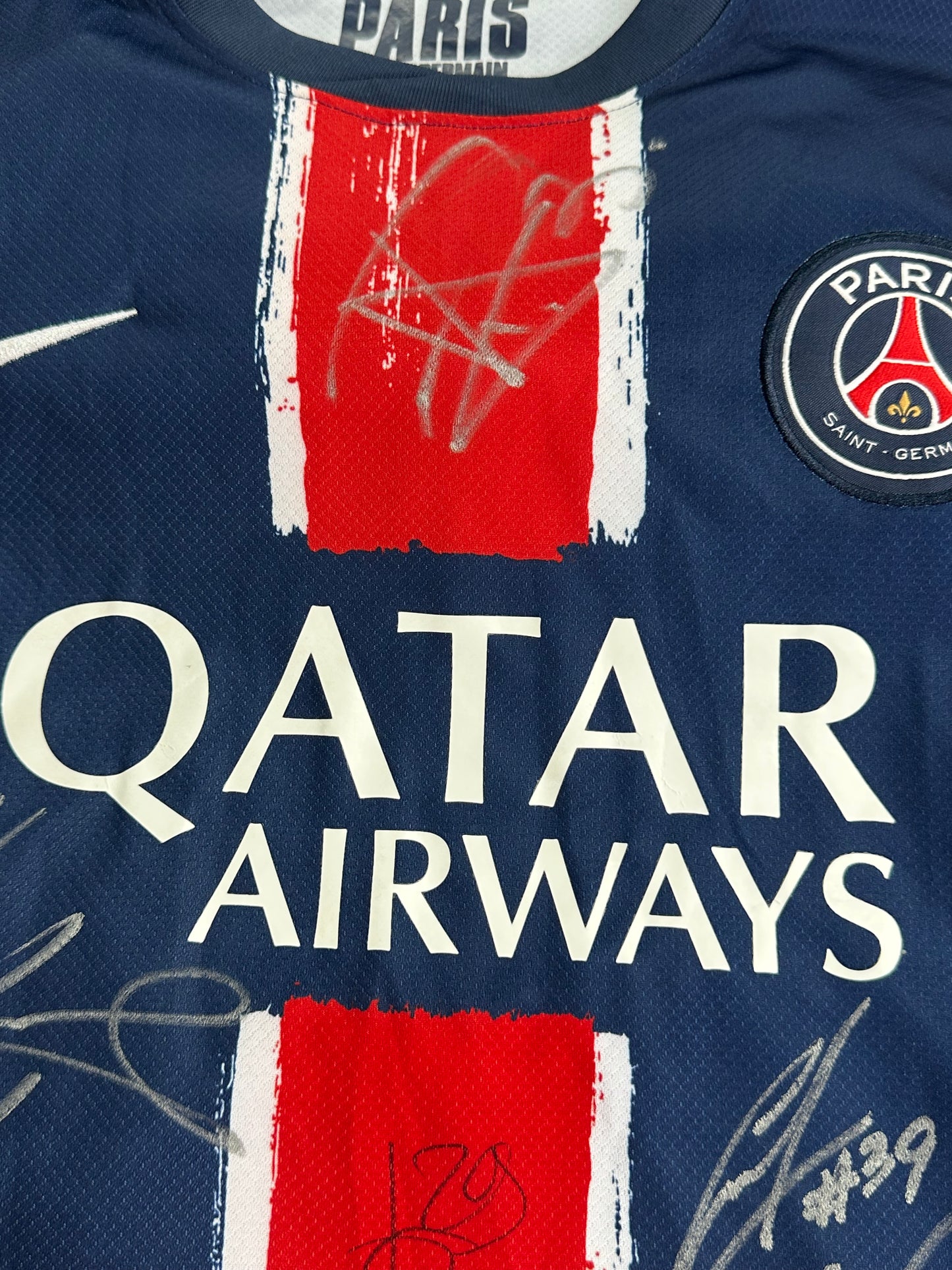 Squad Signed PSG UCL WINNERS - Signed Jersey/Shirt - With Proof