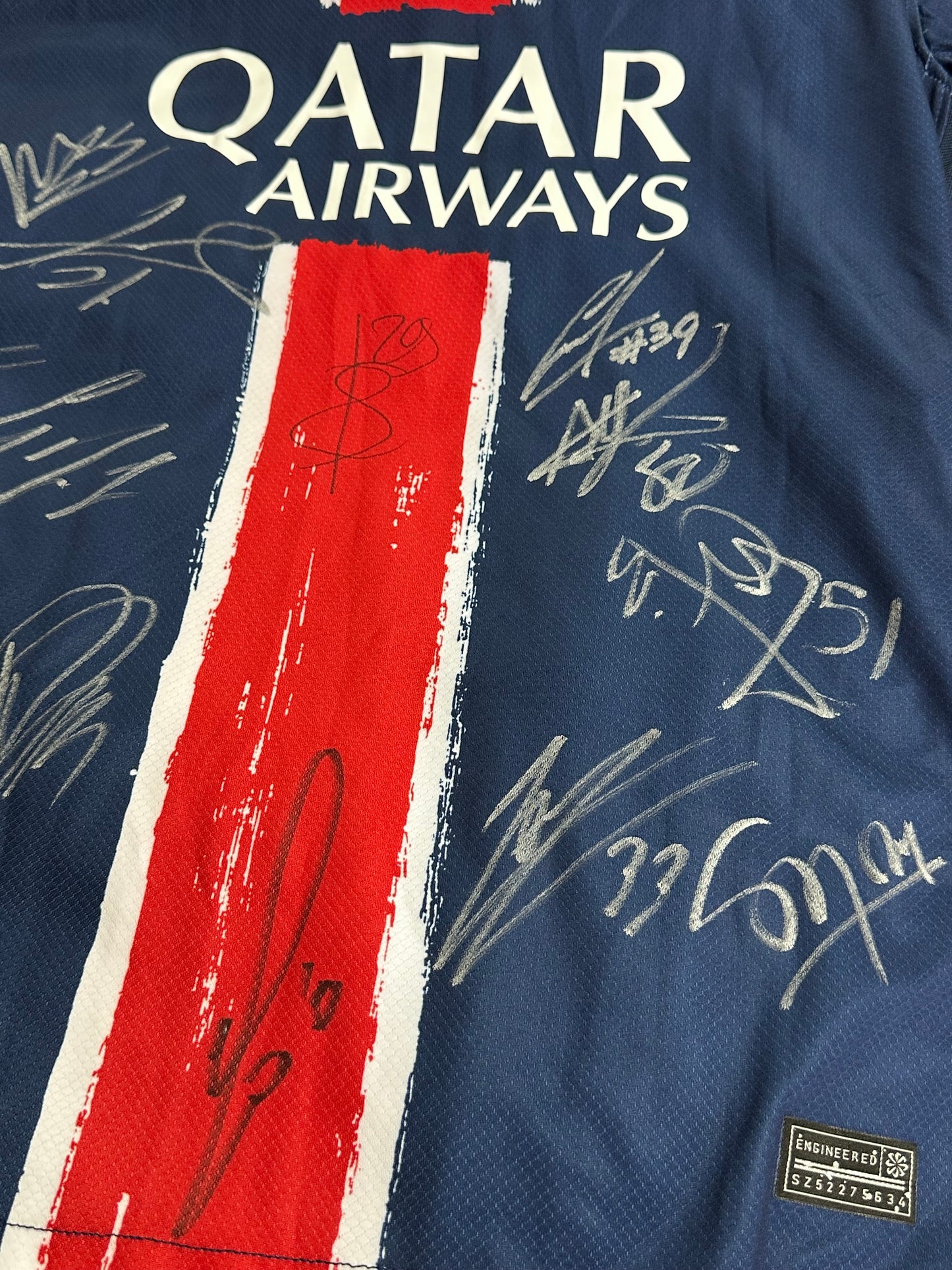 Squad Signed PSG UCL WINNERS - Signed Jersey/Shirt - With Proof